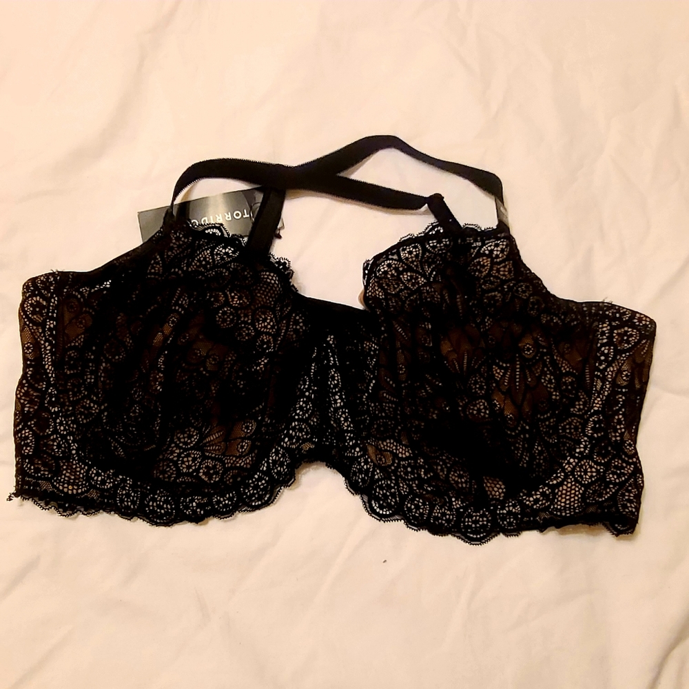 NWT Black Lace Torrid Bra Size 48DDD